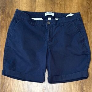 Old Navy Women’s 10 Navy Blue Flat Front  Stretch Cuffed Chino Shorts